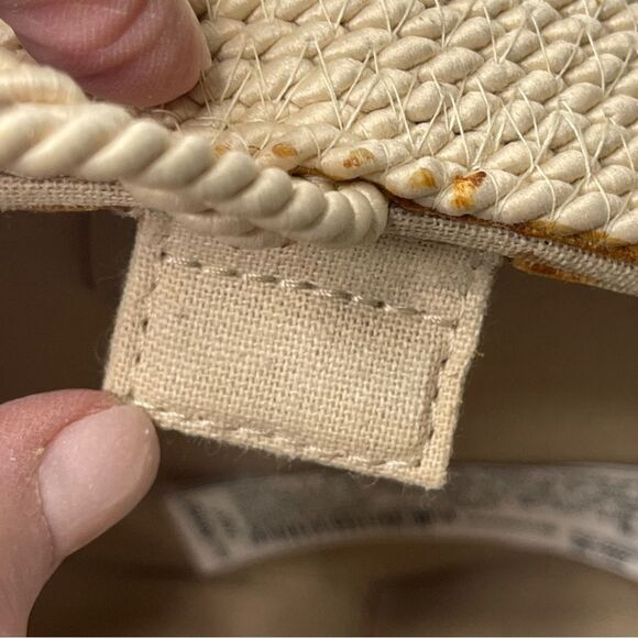 Zara Round Rope Woven Crossbody Bag with Magnetic Closure - Picture 3 of 9